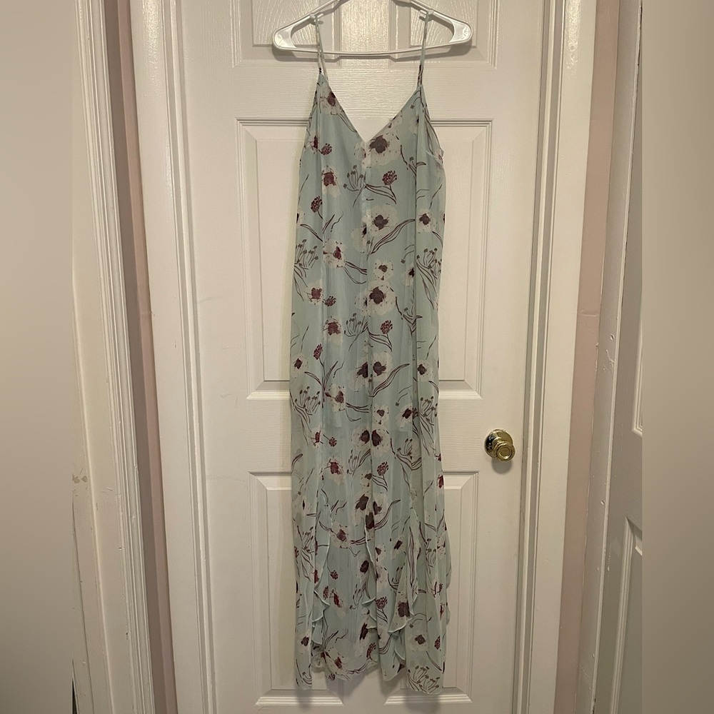 Flowy Floral V-Neck Maxi Dress